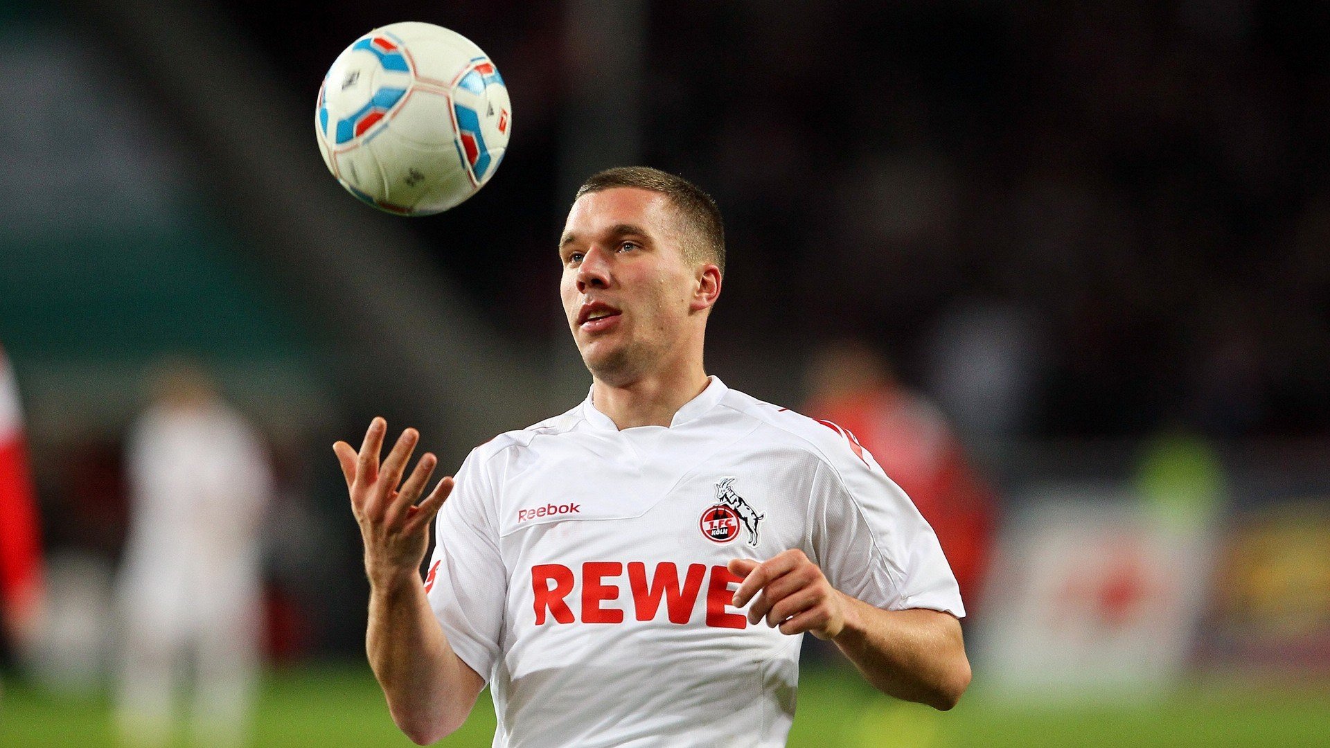 逆转游泳女将落后50米强势翻盘，女游泳运动员转行演员